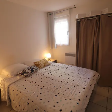 Joli T2 rénové avec terrasse et piscine, accès direct plage - FR-1-472A-302 Appartamento