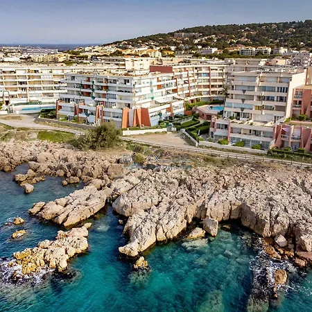 Apartment T2 Renove Avec Terrasse Et Piscine, Acces Direct A - Fr-1-472a-302 *